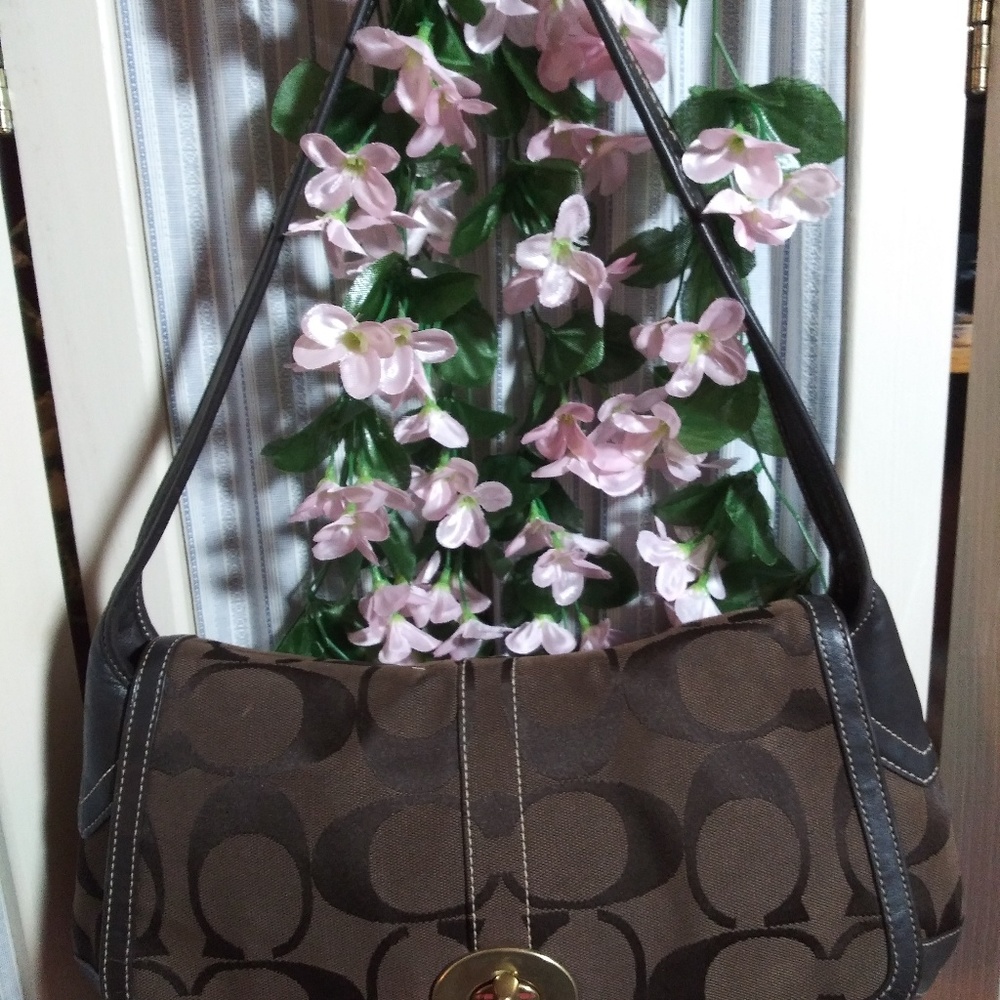 Coach signature C Jacguard/Leather trim ergo flap